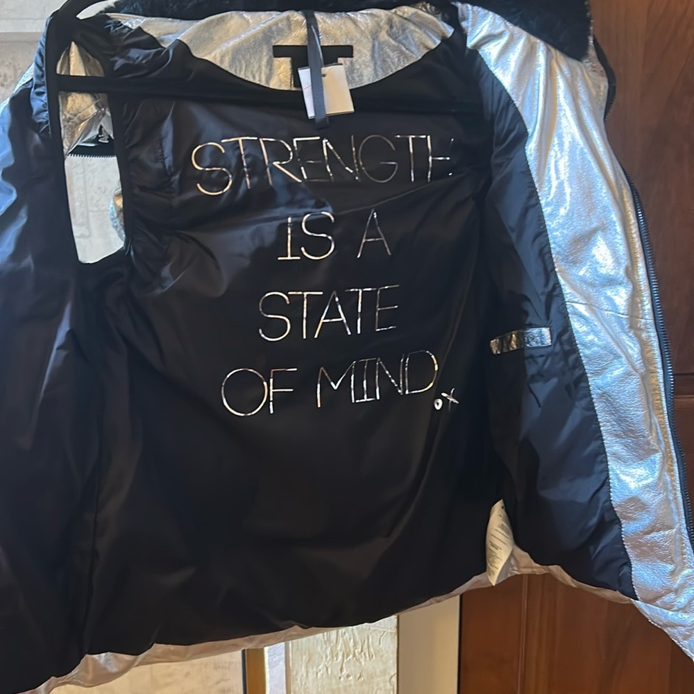 Best - Picture 2 of 4